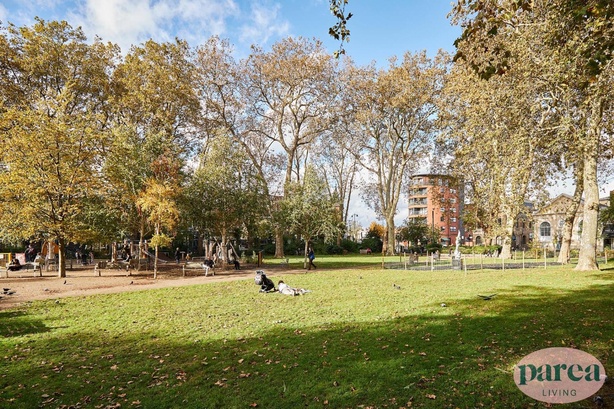 Parea Living - Cosy 1-Bed Artistic Flat At Newington Green London Bagian luar foto